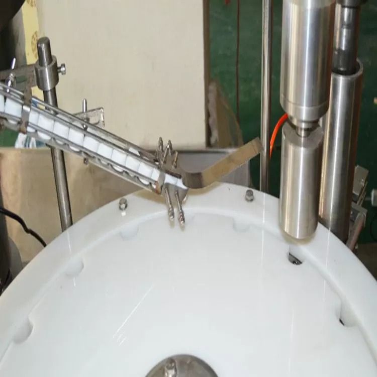 Mašina za zatvaranje boca od nehrđajućeg čelika koja se koristi u medicini